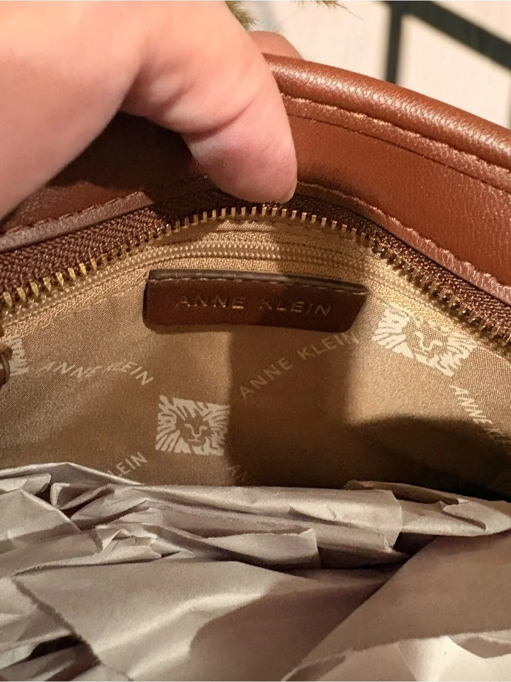 NWT Anne Klein Walnut Cream Woven Wristlet Clutch with Scarf Accent 🌰